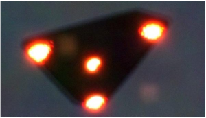 Bild eines angeblichen UFOs, das 1990 während der belgischen UFO-Welle fotografiert worden sein soll