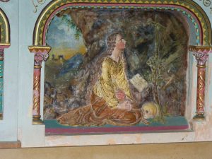 Schnitzwerk am Altar