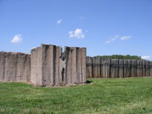 Cahokia: Rekonstruktion eines Mauerabschnitts
