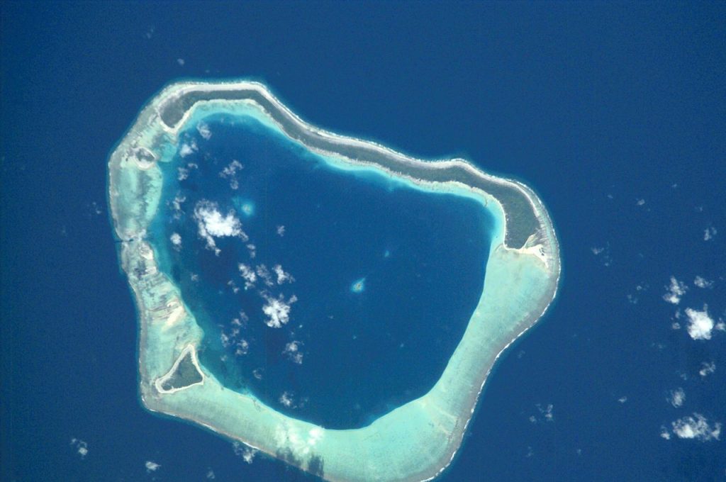 Astronautenfoto von Maupihaa © NASA, Public domain, via Wikimedia Commons Maupihaa